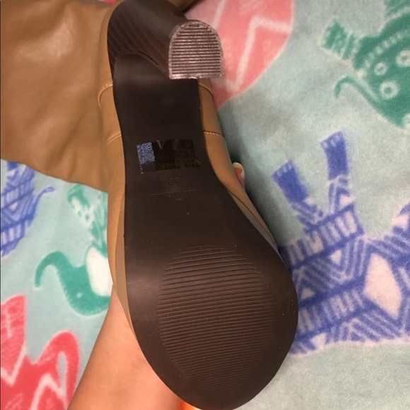 Victoria’s Secret boots - Picture 2 of 3